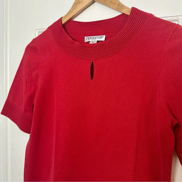 PENDLETON Petite Vintage Silk Blend Short Sleeve Keyhole Red Knit Top Old Money - Picture 2 of 7